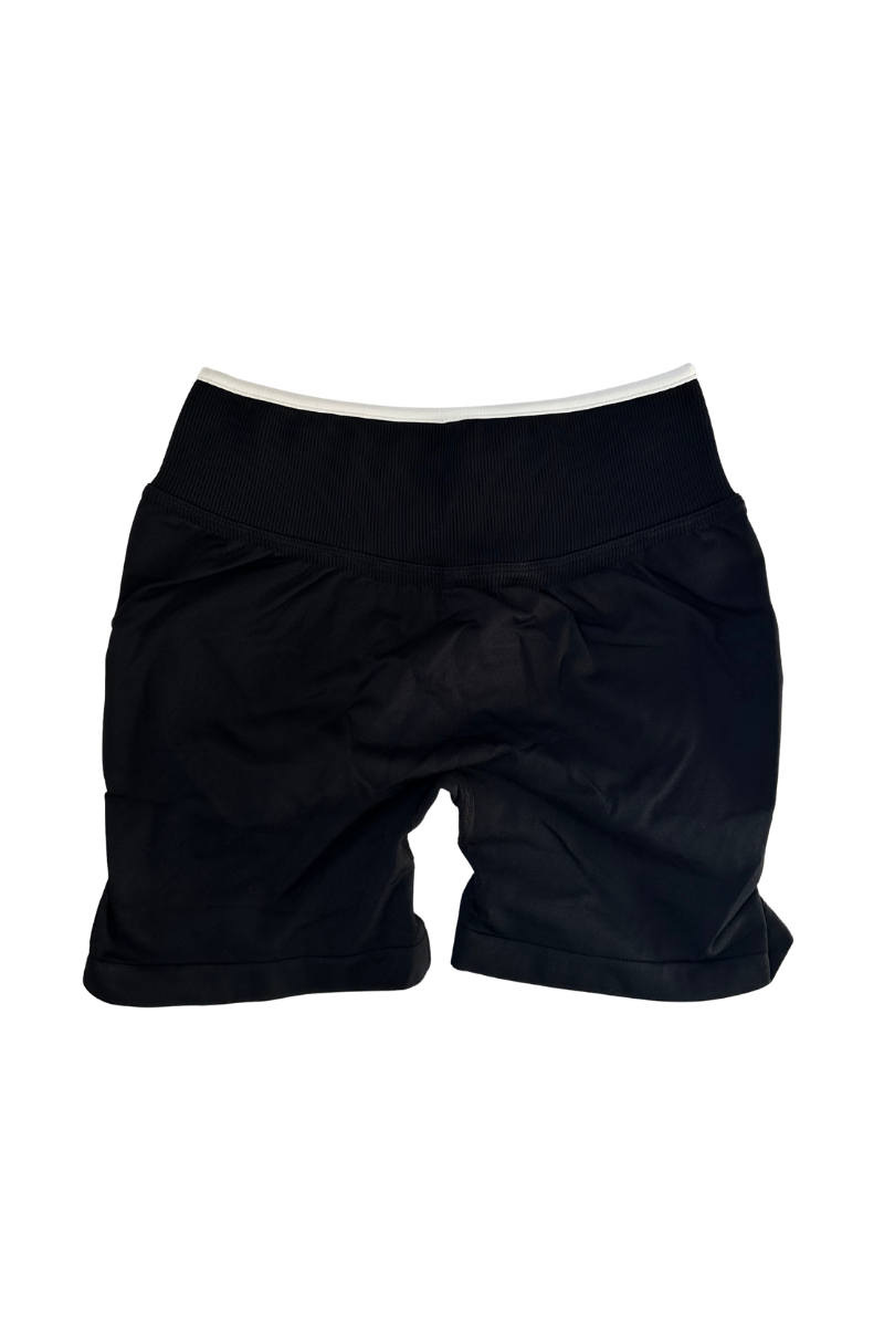 Momentum Shorts | Black