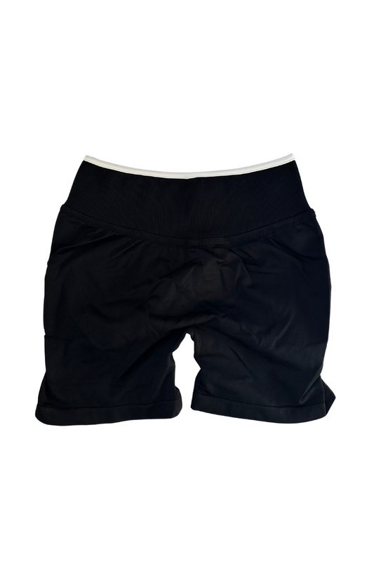 Momentum Shorts | Black