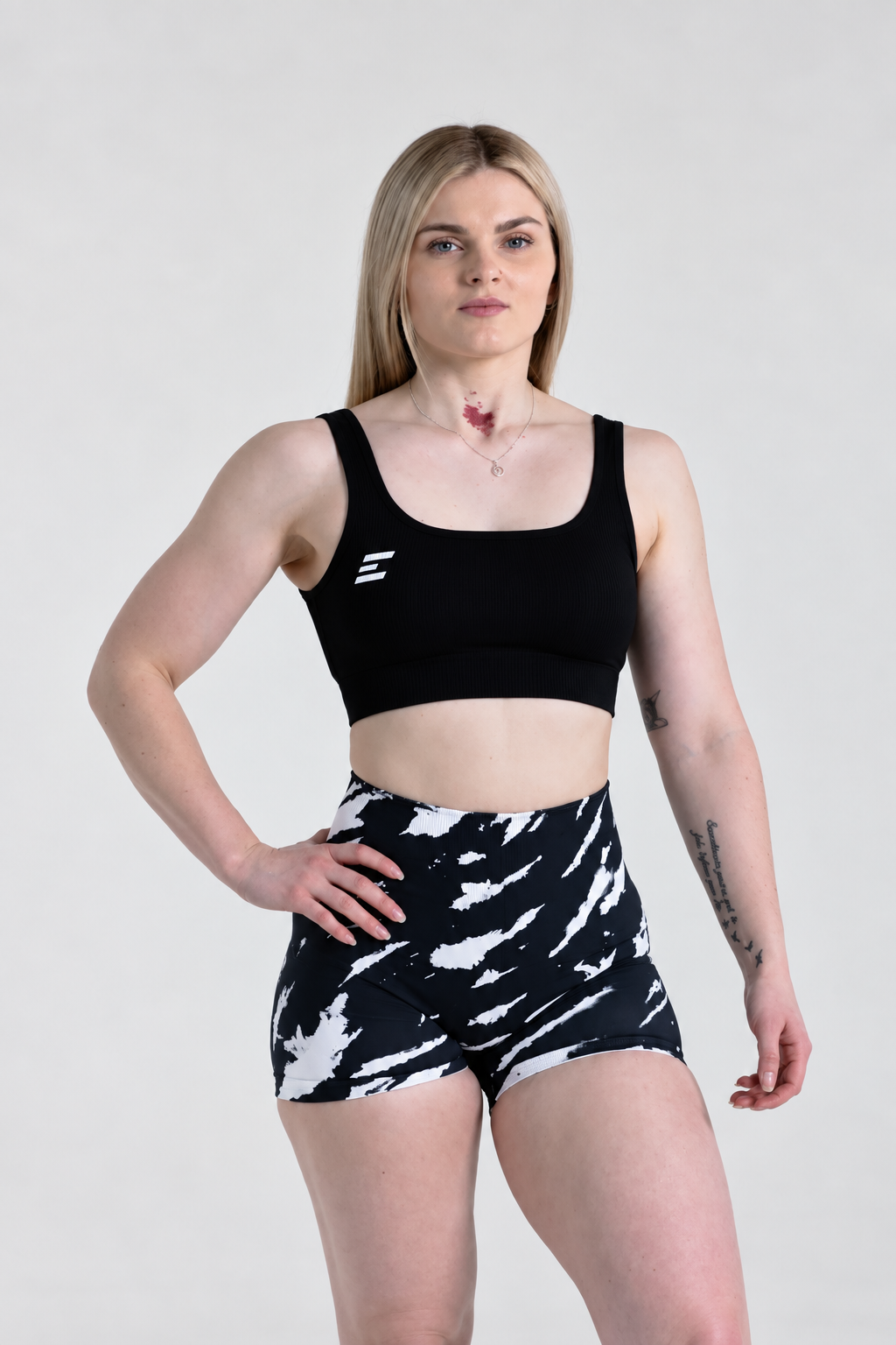 Luxe Sports Bra | U Shape - Black